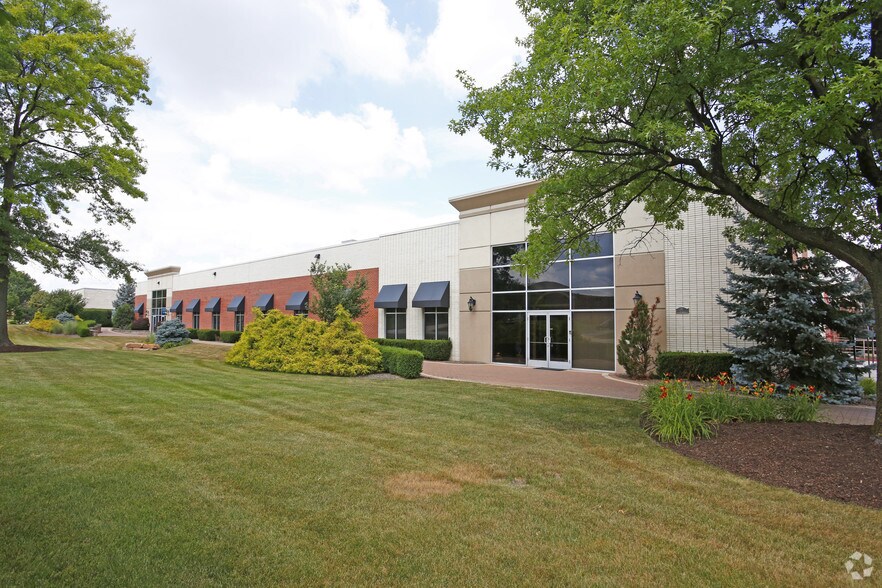 More Photos Of 145 Tower Dr, Burr Ridge Light Distribution For Sale