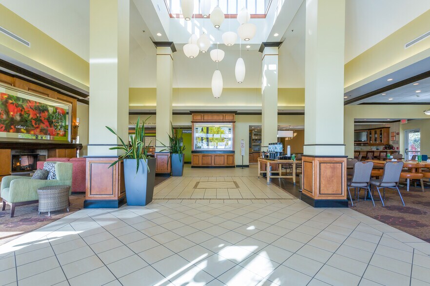 More Photos Of 455 Riverstone Pky, Kankakee Hotel For Sale