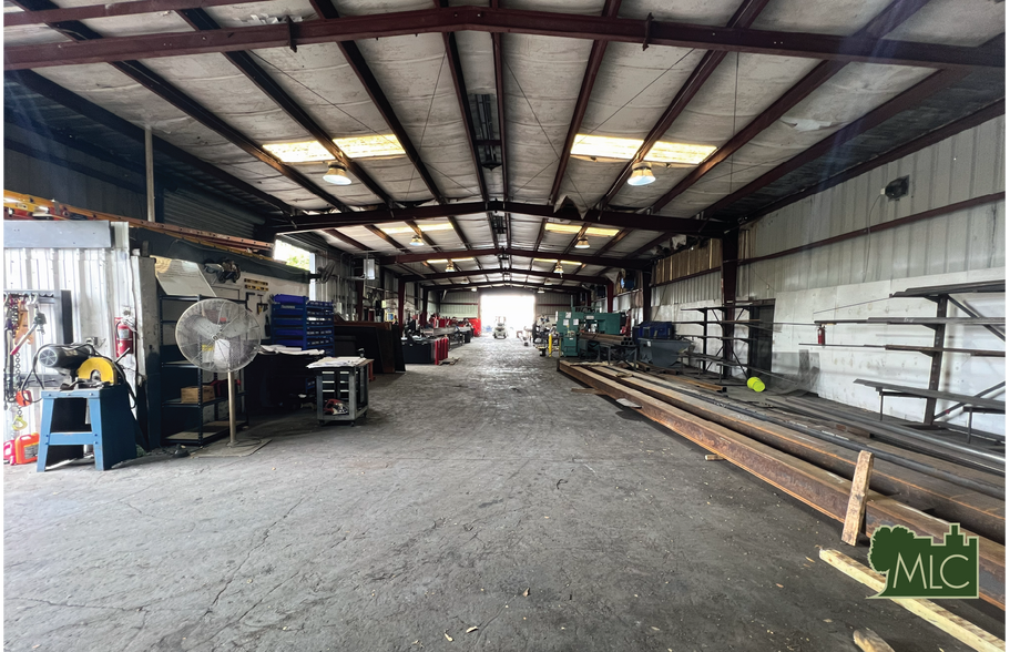 More Photos Of 425 Barry St, Orlando Warehouse For Sale