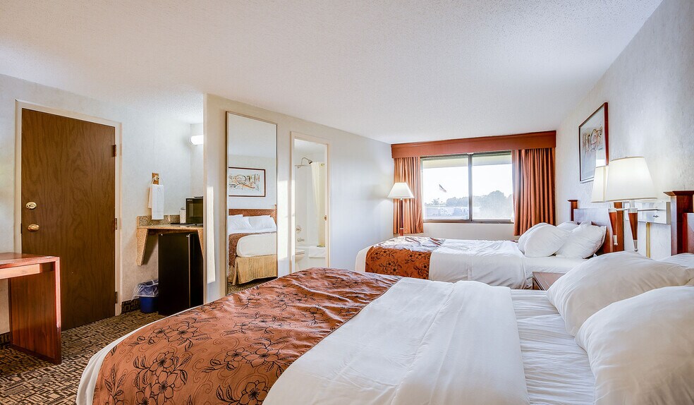 More Photos Of 600 Oasis Rd, Black River Falls Hotel For Sale