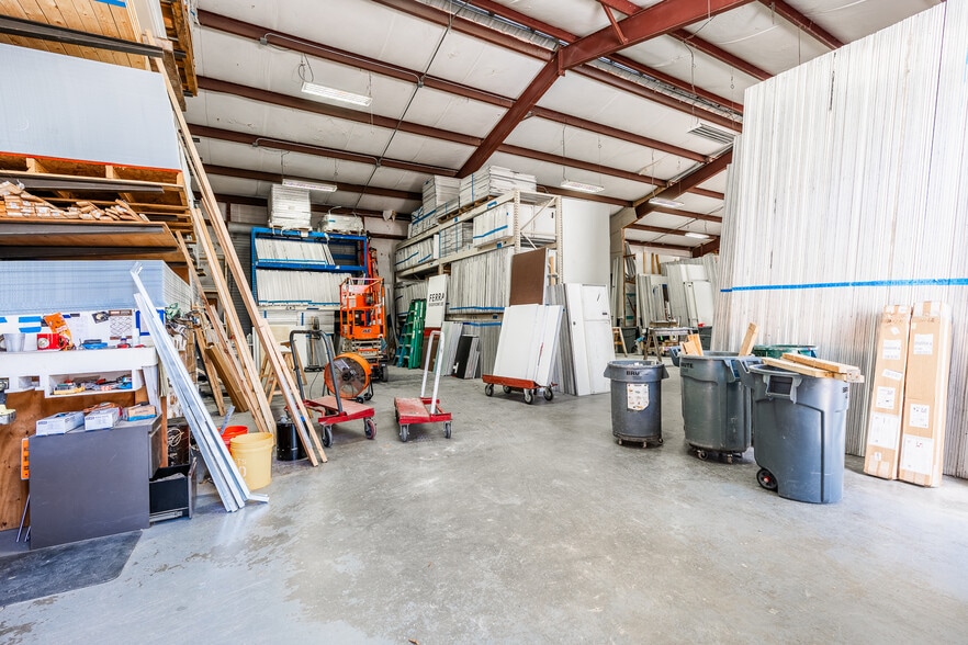 More Photos Of 820 35th Ct, Vero Beach Warehouse For Sale