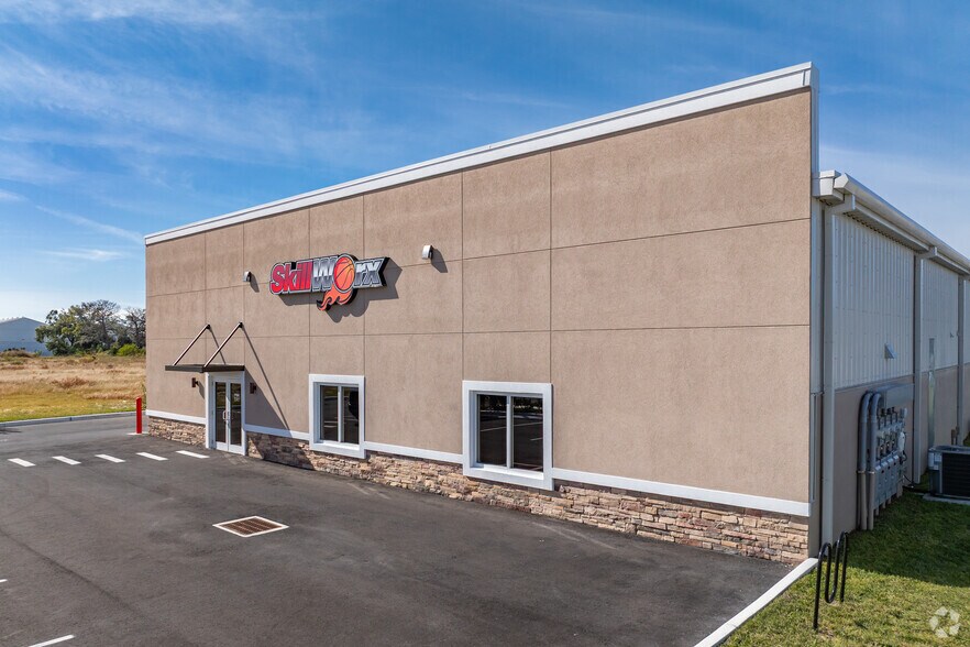 More Photos Of 1540 Bend dr, Tarpon Springs Warehouse For Lease