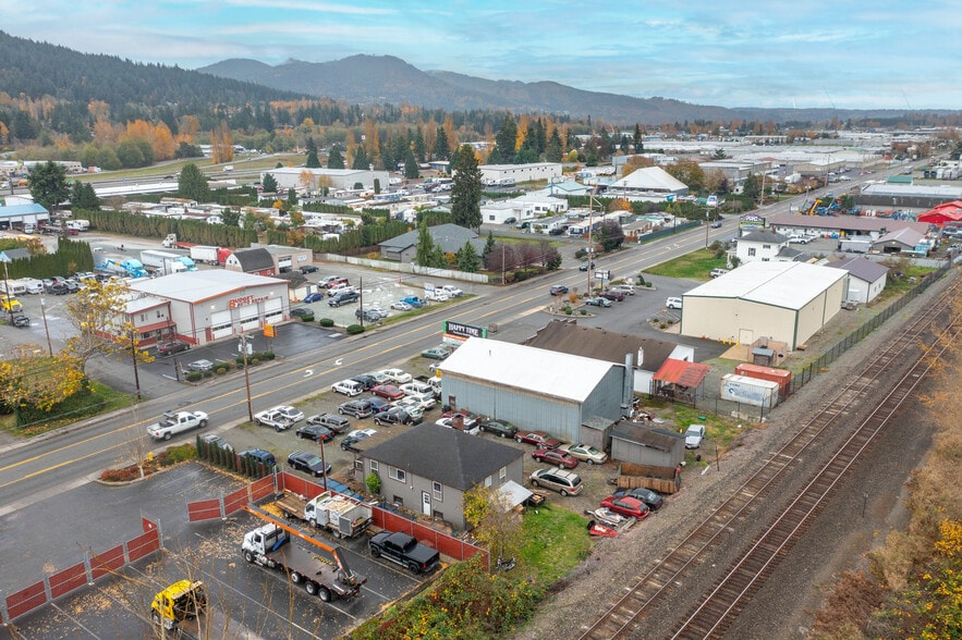 More Photos Of 2401 Old Highway 99 S Rd, Mount Vernon Auto Repair For Sale