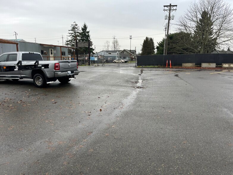 More Photos Of 10015 19th Ave E, Tacoma Contractor Storage Yard For Lease
