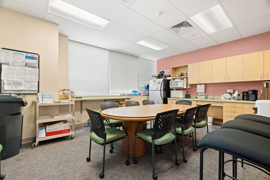 More Photos Of 625 6th Ave S, Saint Petersburg Medical For Sale