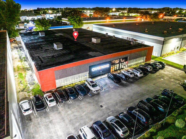 More Photos Of 1360 NW 88th Ave, Doral Bar For Sale