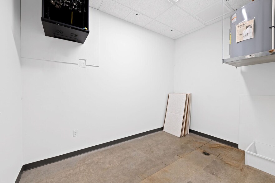 More Photos Of 7742 W McNab Rd, North Lauderdale Storefront For Lease