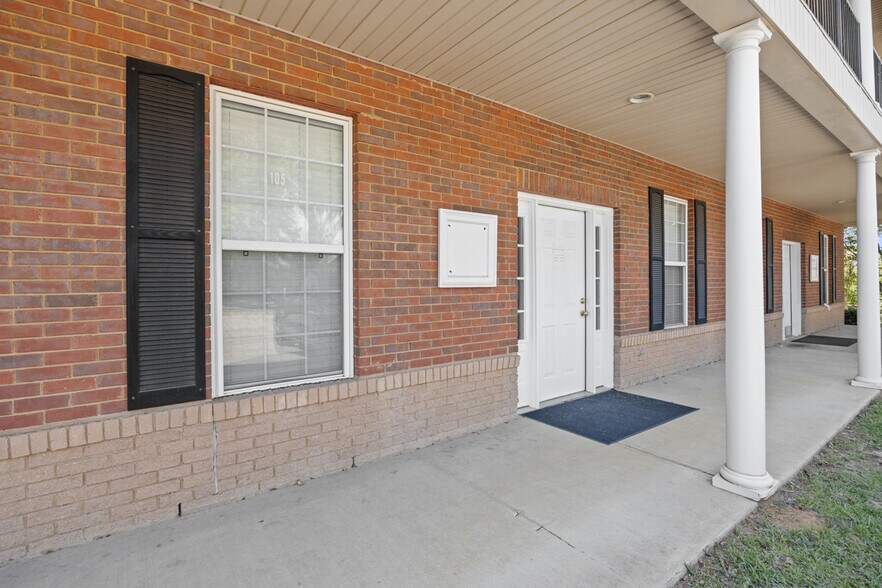 More Photos Of 1882 NE Capital Cir, Tallahassee Office For Lease