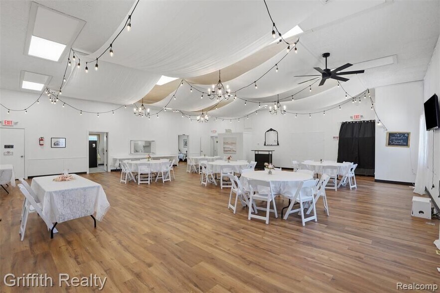 More Photos Of 131 E Main St, Vernon Religious Facility For Sale