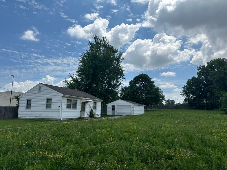 More Photos Of 1639 Center St NE, Cedar Rapids Land For Sale