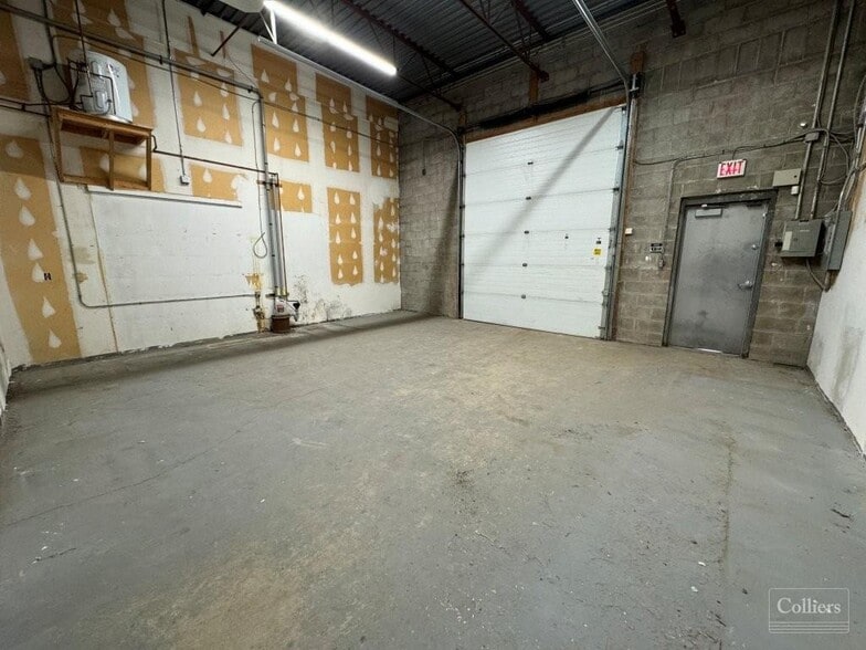 More Photos Of 846 Marion St, Winnipeg Warehouse For Lease