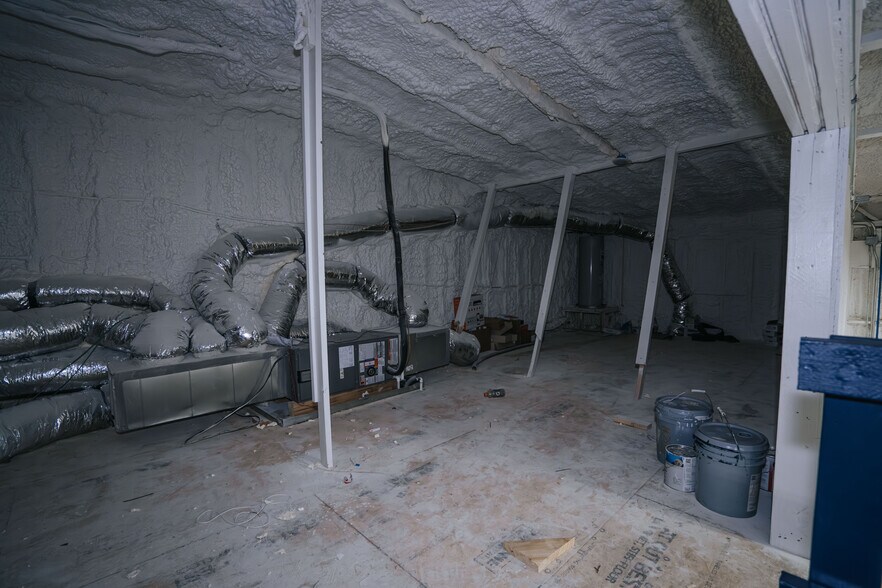 More Photos Of 2603 S Kaufman St, Ennis Industrial For Sale