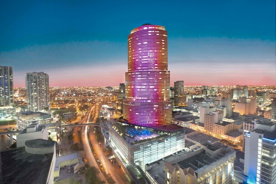 More Photos Of 100 SE 2nd St, Miami Office For Lease