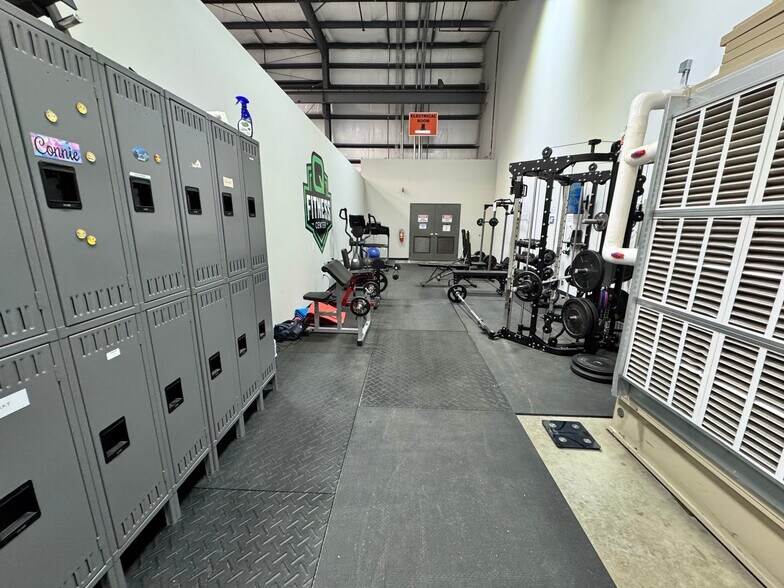 More Photos Of 4010 Deerpark Blvd, Elkton Manufacturing For Sale