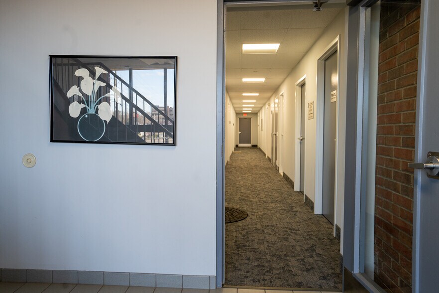 More Photos Of 55 Town Line Rd, Wethersfield Medical For Lease