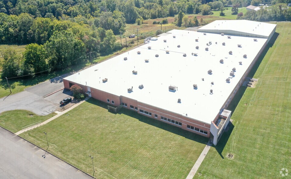 More Photos Of 1 Balcrank Way, Weaverville Warehouse For Lease