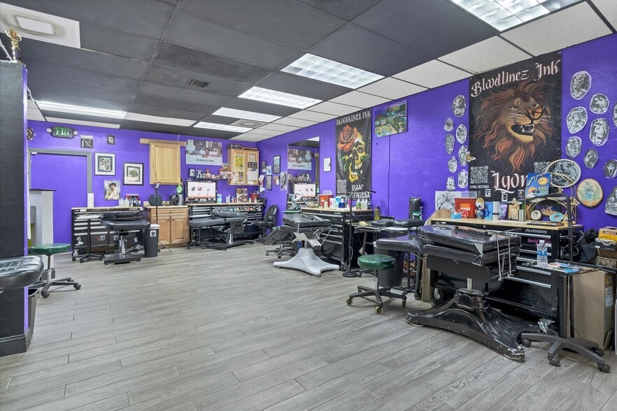 More Photos Of 3937-3957 Broadway Ave, Fort Myers Storefront Retail Residential For Sale