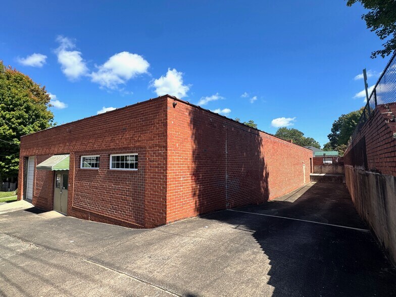 More Photos Of 344 Northside Dr, Gainesville Industrial For Sale