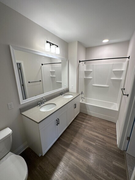 More Photos Of 140 E Monument Ave, Dayton Apartments For Lease