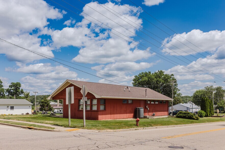 More Photos Of 506 Main St, Hollandale Office For Sale