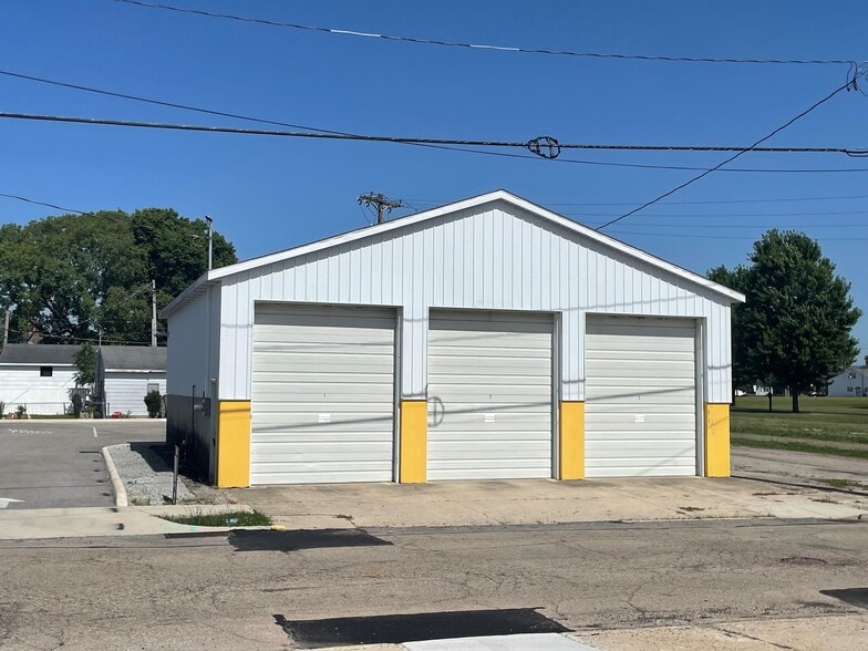 More Photos Of 111 N Roosevelt Ave, Piqua Industrial For Lease