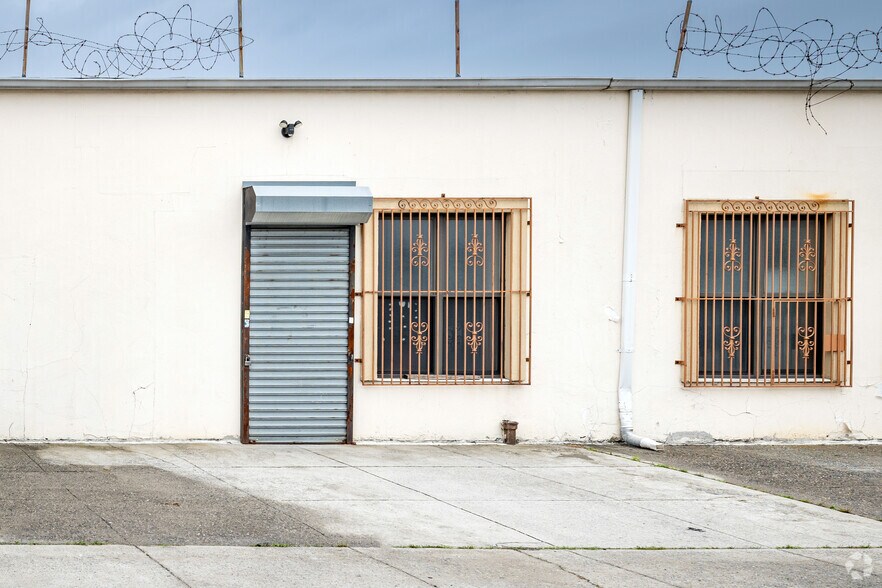 More Photos Of 182-04-10 Liberty Ave, Jamaica Warehouse For Lease