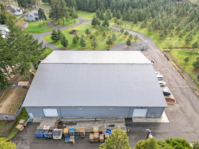 More Photos Of 33000 Tennessee, Lebanon Distribution For Sale