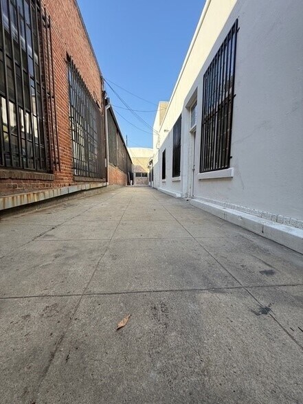 More Photos Of 4435 S Santa Fe Ave, Vernon Distribution For Sale