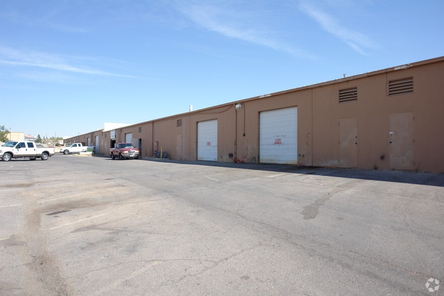 More Photos Of 1421 N Lee Trevino Dr, El Paso Flex For Lease