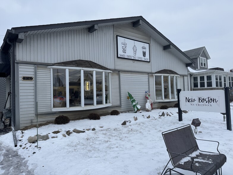More Photos Of 19162 Huron River Dr, New Boston Specialty For Sale