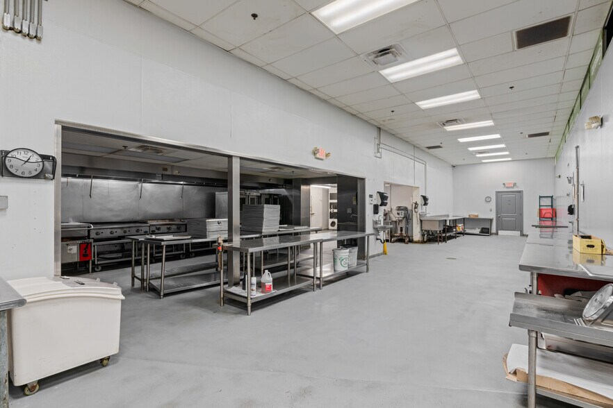 More Photos Of 5150 N State Road 7, North Lauderdale Refrigeration Cold Storage For Lease