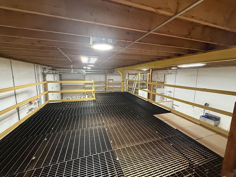 More Photos Of 9540 Airport Hwy, Monclova Warehouse For Sale