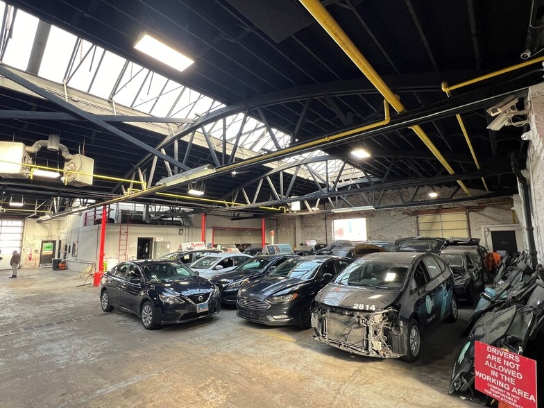 More Photos Of 4516 N Elston Ave, Chicago Service For Sale