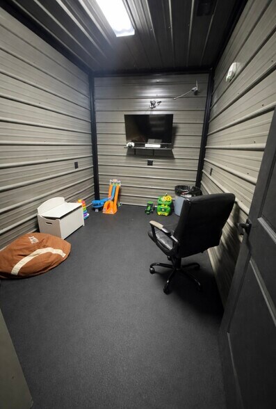 More Photos Of 2635 Campbellsville Rd, Greensburg Sports And Entertainment For Sale