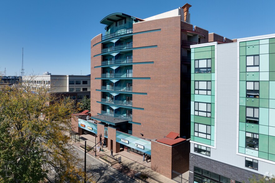 More Photos Of 202 Green St E, Champaign Apartments For Lease