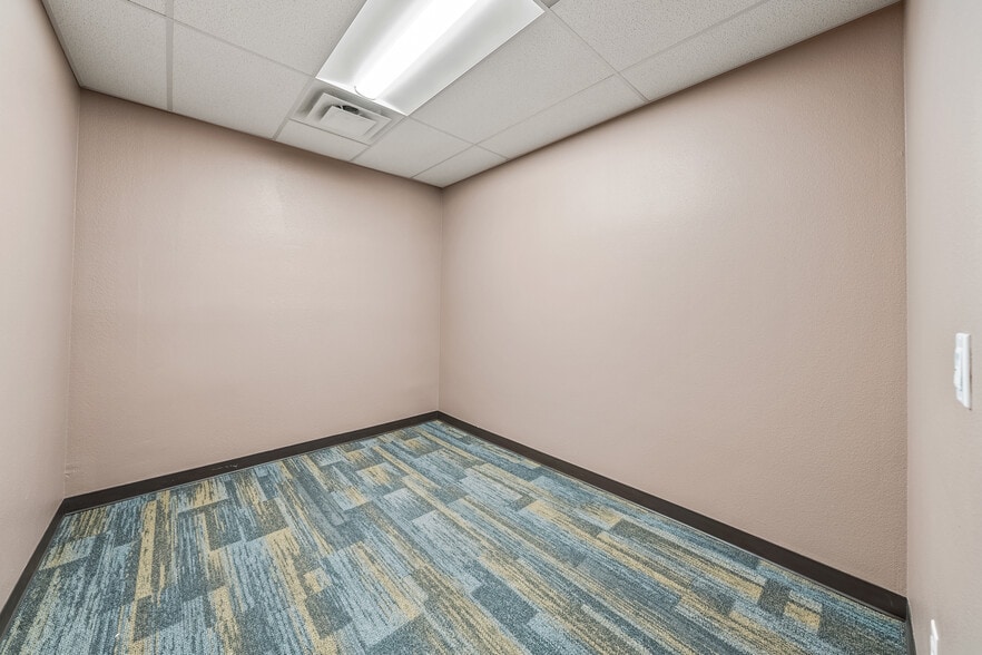 More Photos Of 2166 NW Vine St, Grants Pass Medical For Sale