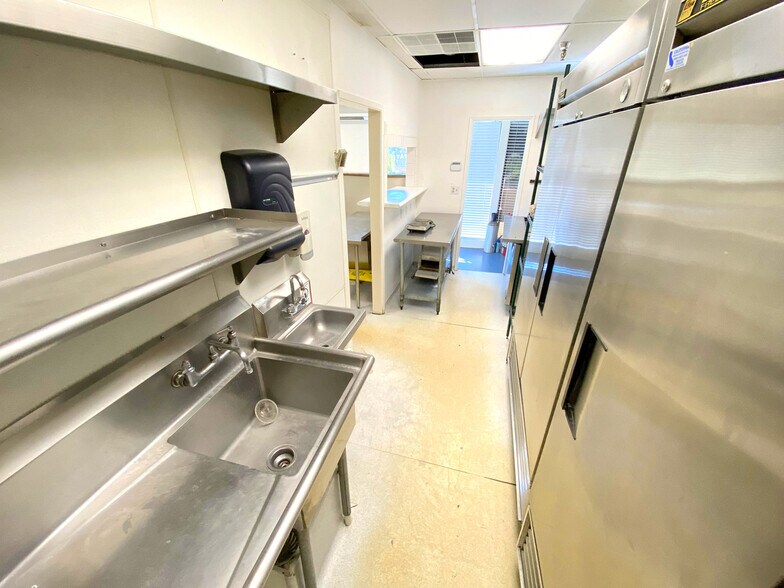 More Photos Of 2165 E Francisco Blvd, San Rafael Unknown For Lease