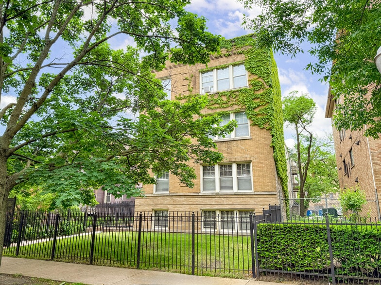 Primary Photo Of 1625 W Greenleaf Ave, Chicago Apartments For Sale