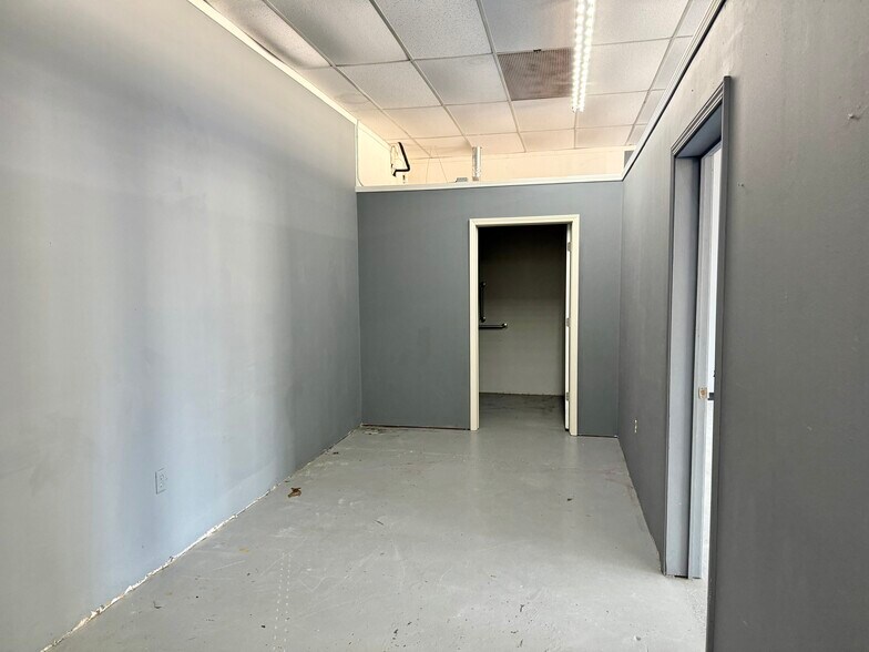 More Photos Of 4612 Grand Ave, Fort Smith Office For Sale