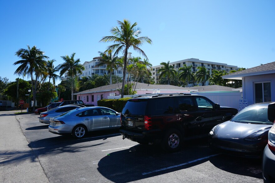 More Photos Of 100 Sandal Ln, Palm Beach Shores Apartments For Sale