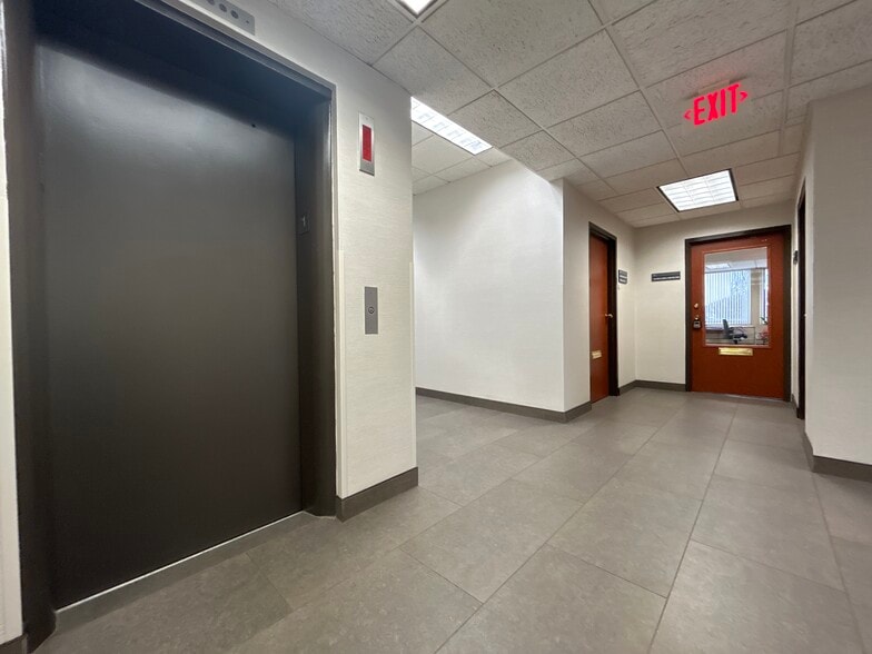 More Photos Of 115 S Wilke Rd, Arlington Heights Medical For Lease