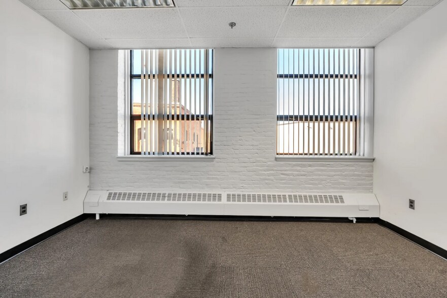 More Photos Of 100 Prescott St, Worcester Warehouse For Lease