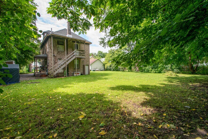 More Photos Of 301 E North St, Geneva Apartments For Sale