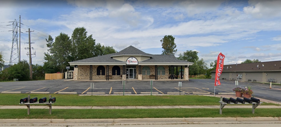 Primary Photo Of 560 Bay View Rd, Mukwonago Freestanding For Lease