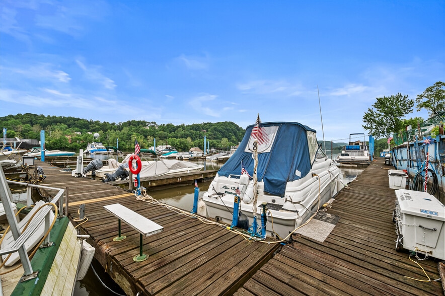 More Photos Of 228 Arch St, Verona Marina For Sale