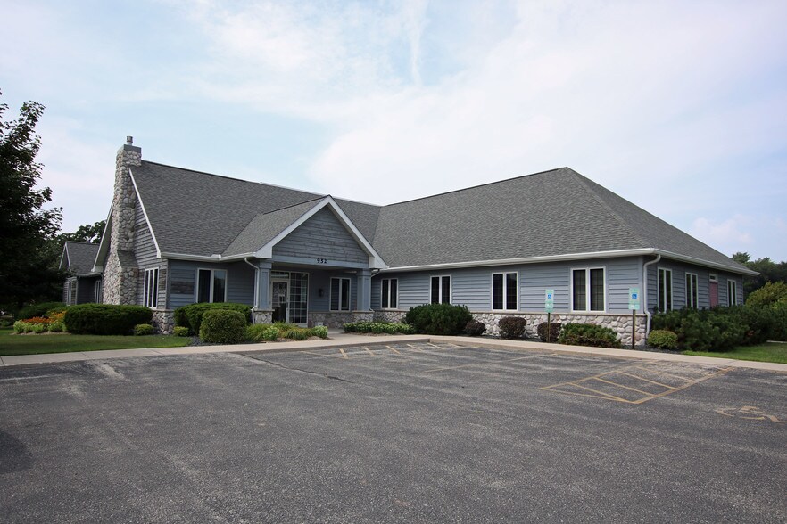 More Photos Of 952 S Park Ave, Fond Du Lac Medical For Lease