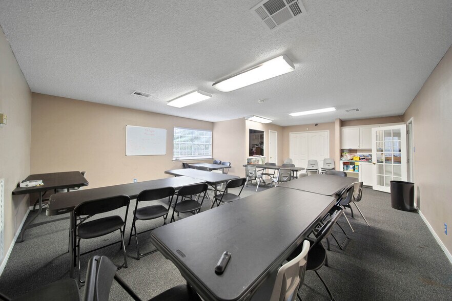 More Photos Of 6265 Shadowbend, The Woodlands Coworking Space