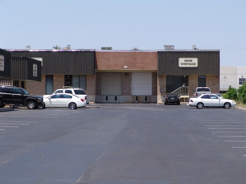 More Photos Of 10203 Kotzebue St, San Antonio Industrial For Sale