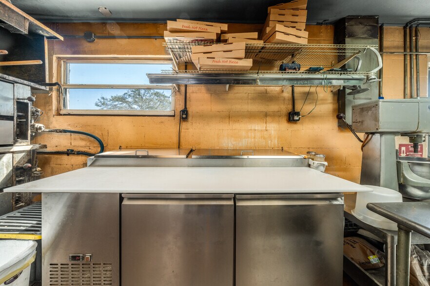 More Photos Of 637 S Commerce Ave, Sebring Restaurant For Sale