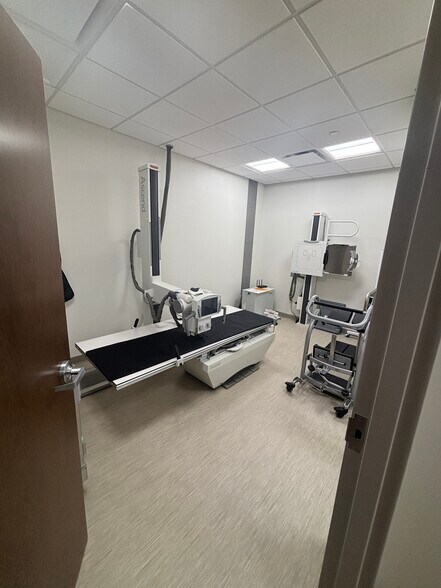 More Photos Of 1714 W Springfield Ave, Champaign Storefront For Lease